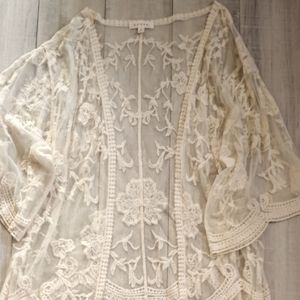 CREAM COLORED LACE KIMONO